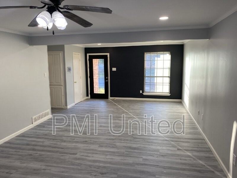 729 Lisa Ln - Photo 5 of 50