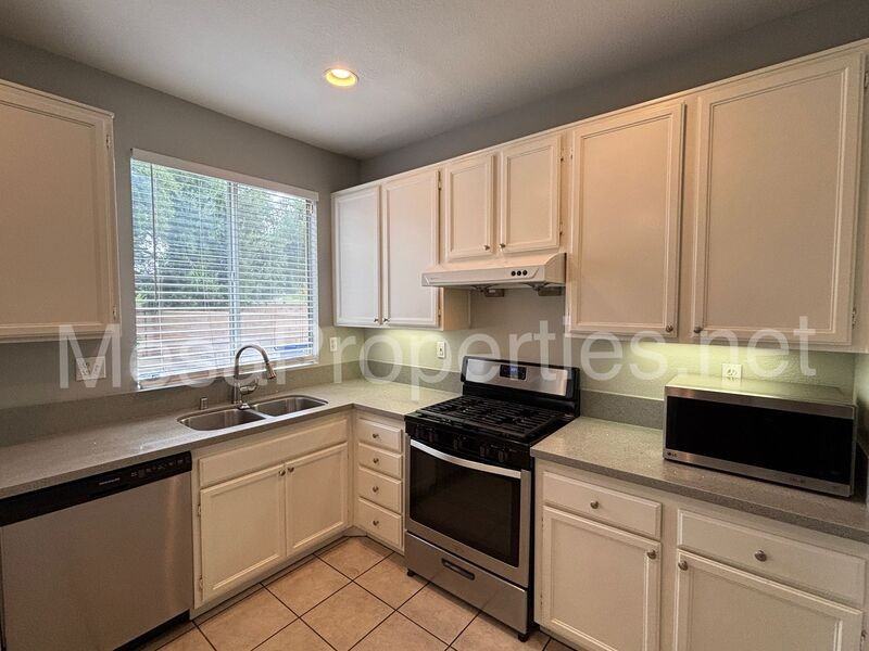 16740 Inverrary Way - Photo 7 of 19