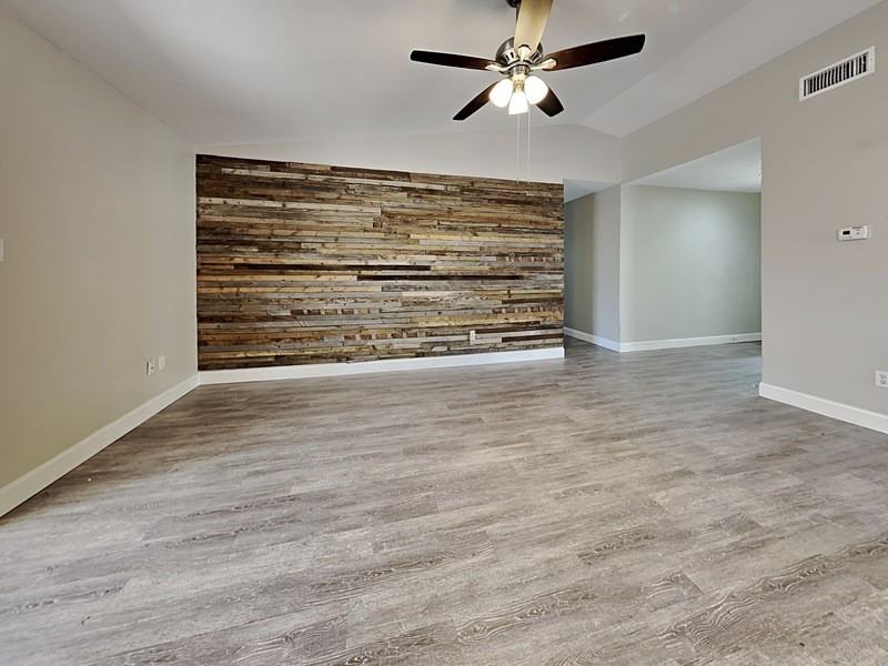 2709 Manor Hill Dr - Photo 4 of 22