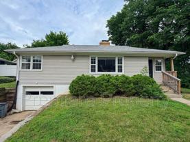 3320 S Sterling Ave - Photo 1 of 1