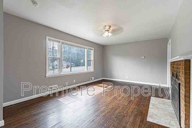 3320 S Sterling Ave - Photo 3 of 13
