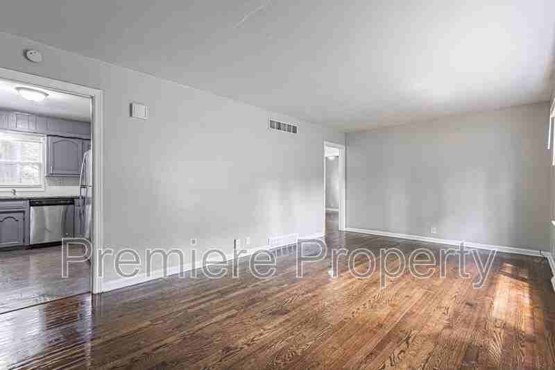 8812 E 86th St - Photo 3 of 12