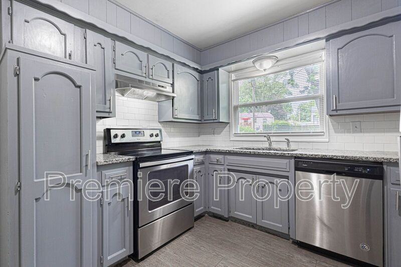8812 E 86th St - Photo 5 of 12