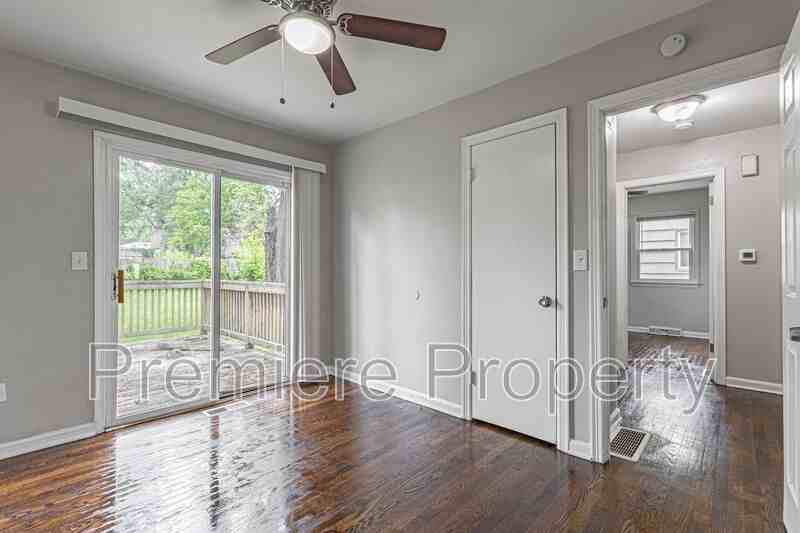 8812 E 86th St - Photo 6 of 12