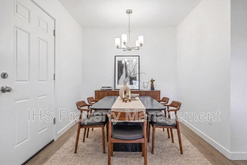714 W 13th St #A - Photo 4 of 20