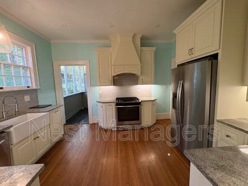 310 Hinsdale Ave - Photo 7 of 23