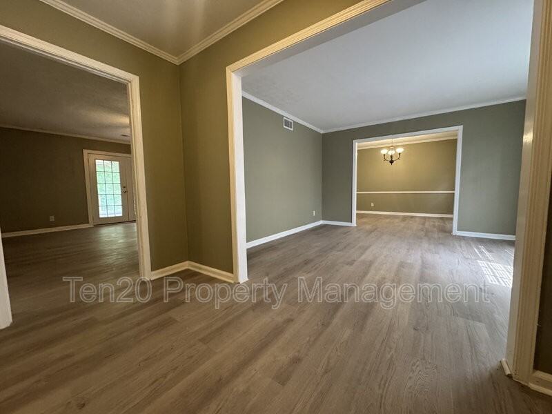 5953 Windsor Dr - Photo 7 of 26