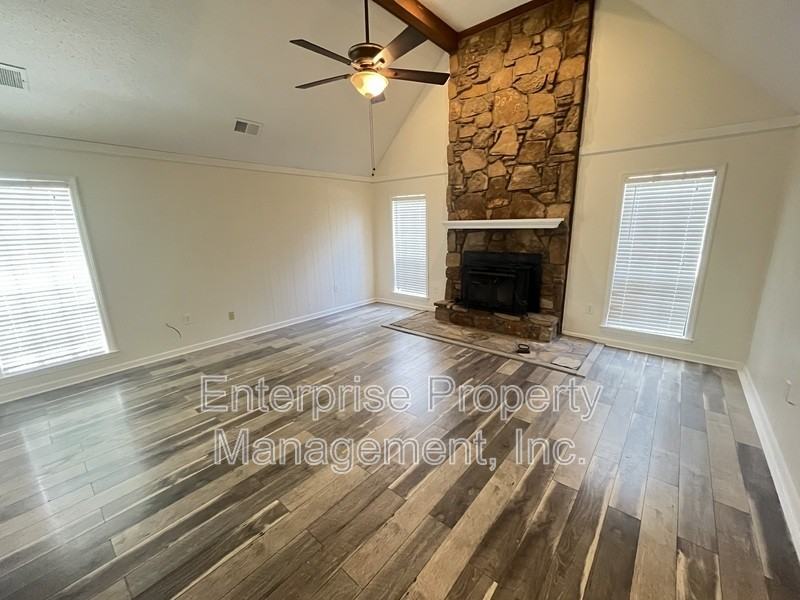 9161 Gainsborough Dr - Photo 5 of 25