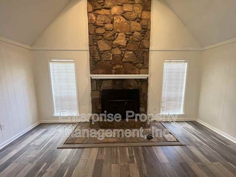 9161 Gainsborough Dr - Photo 6 of 25
