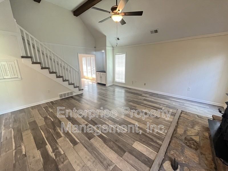 9161 Gainsborough Dr - Photo 7 of 25
