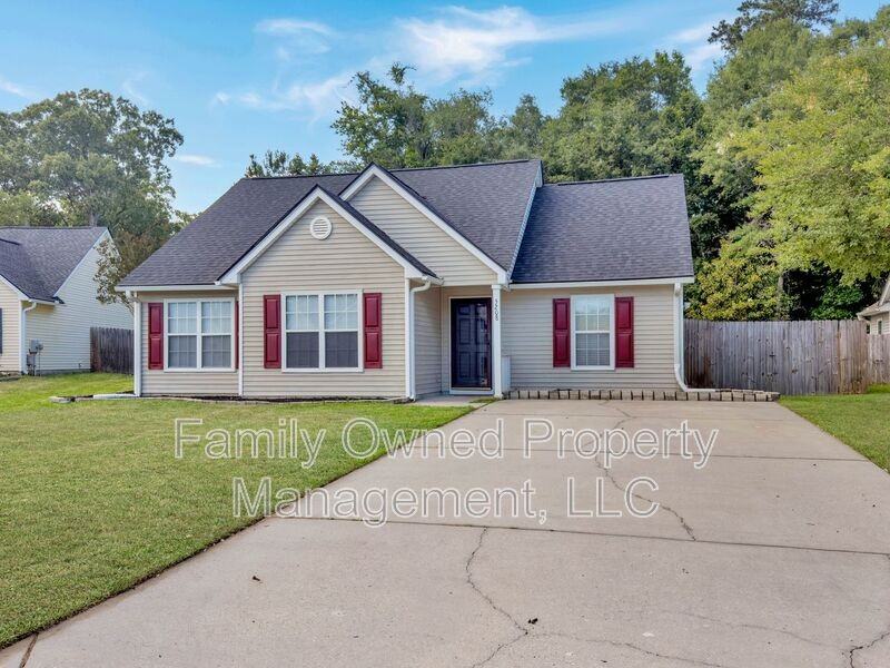 5208 Copley Cir - Photo 3 of 33