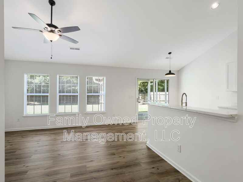 5208 Copley Cir - Photo 5 of 33