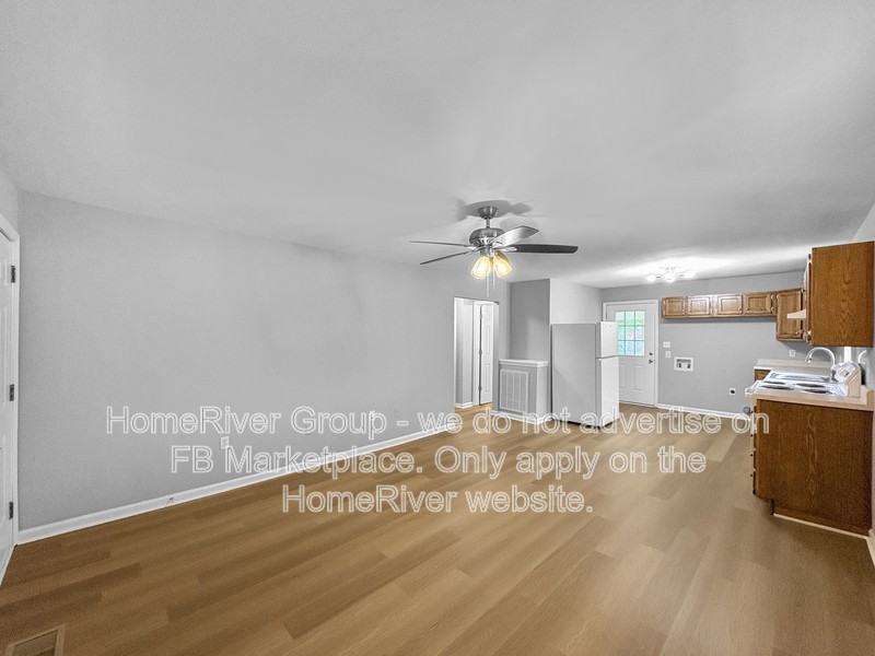 817 Henderson Ave - Photo 3 of 19