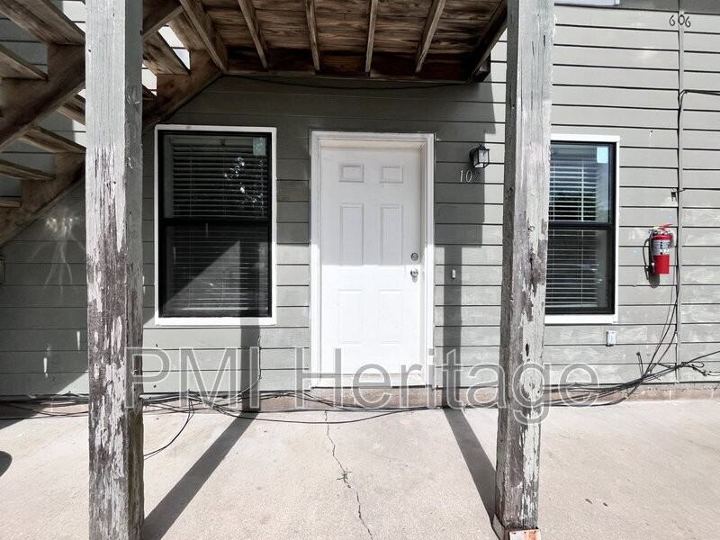 606 Virginia St #102