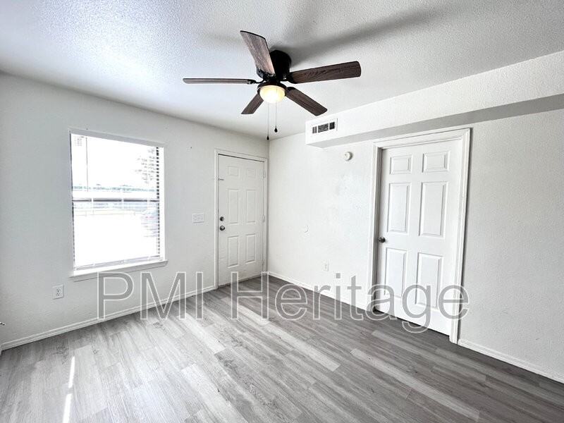 606 Virginia St #102 - Photo 2 of 17