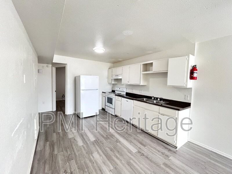 606 Virginia St #102 - Photo 5 of 17