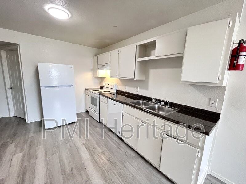 606 Virginia St #102 - Photo 6 of 17
