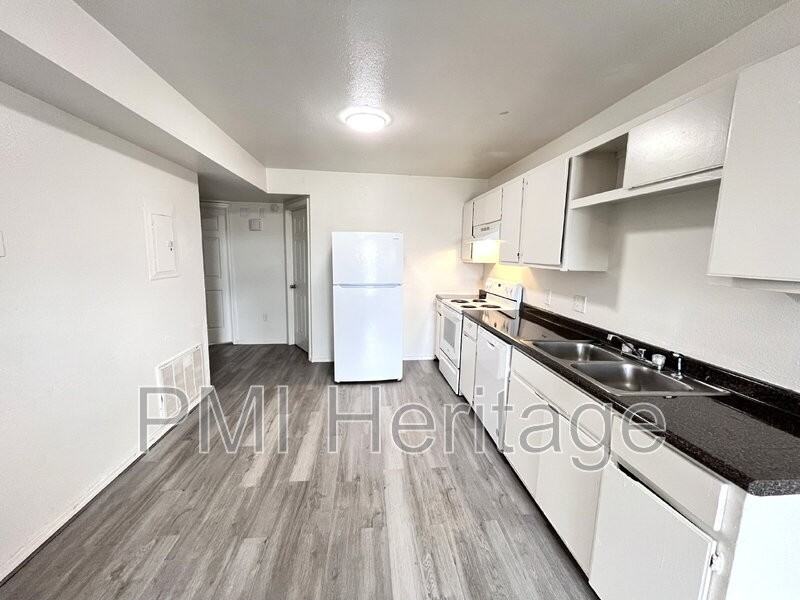 606 Virginia St #102 - Photo 7 of 17