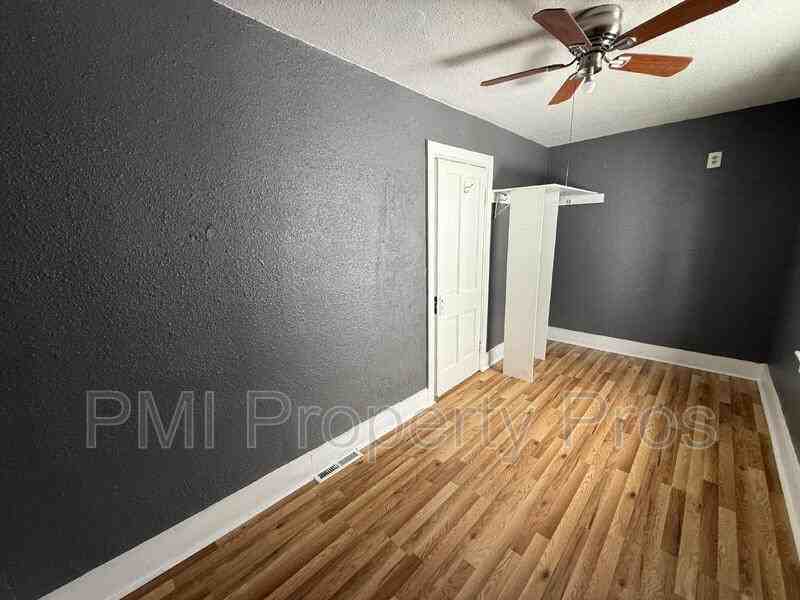 2630 N 24th St - Photo 4 of 20