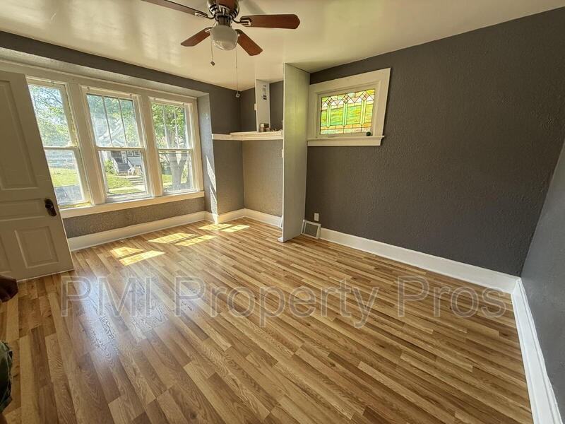 2630 N 24th St - Photo 5 of 20