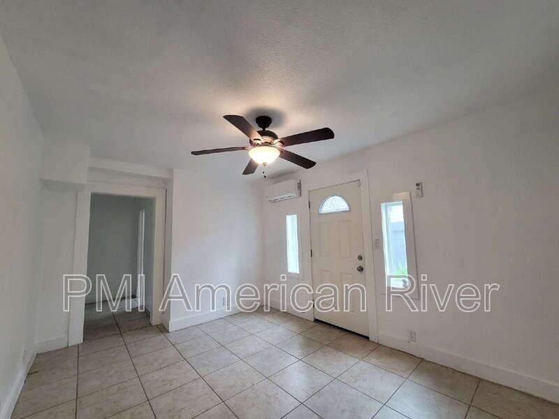 3116 40th St #B - Photo 2 of 14