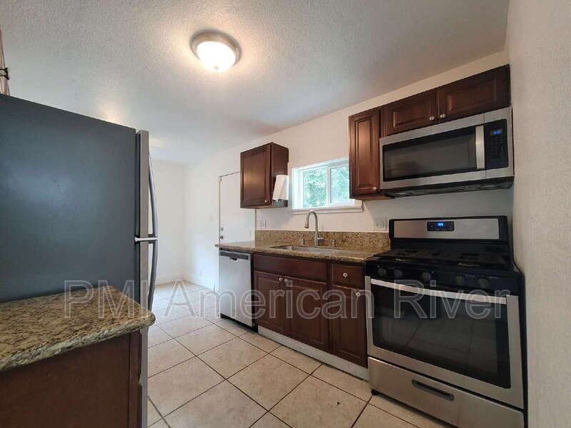 3116 40th St #B - Photo 5 of 14