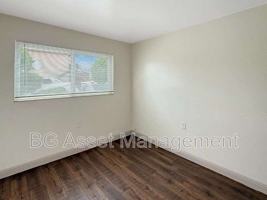 featured image of 1865 Powell St #2