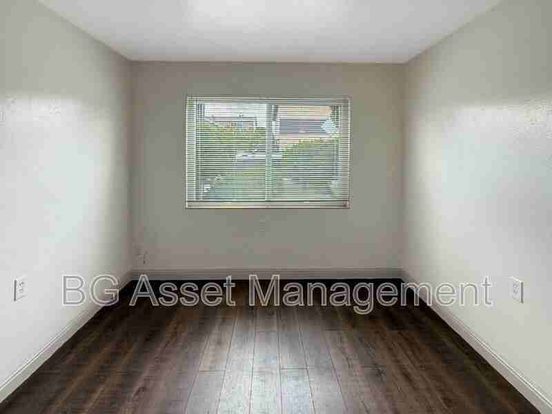 1865 Powell St #2 - Photo 2 of 12
