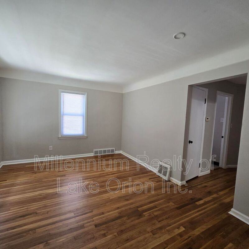 136 W Princeton Ave - Photo 3 of 34