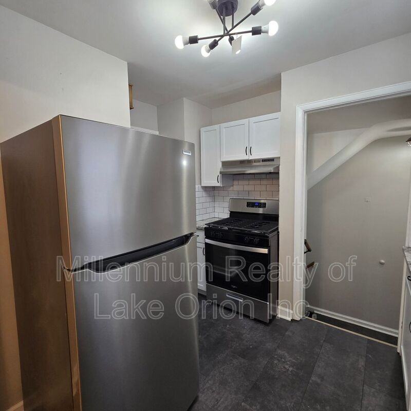 136 W Princeton Ave - Photo 6 of 34