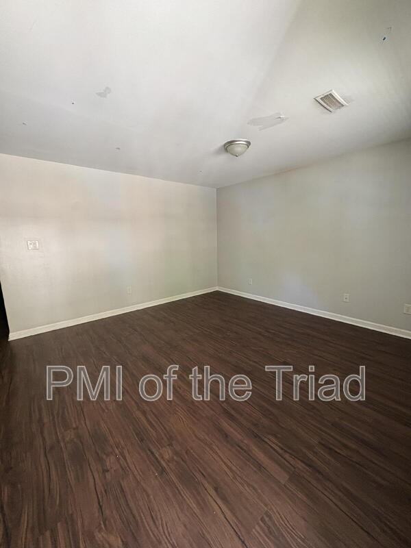 1600 Oak Croft Ct #D - Photo 3 of 23