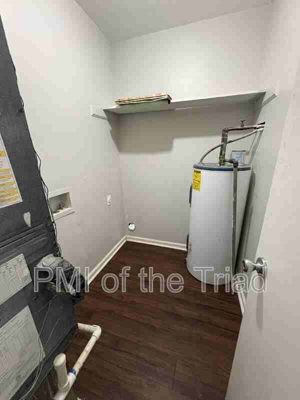 1600 Oak Croft Ct #D - Photo 5 of 23