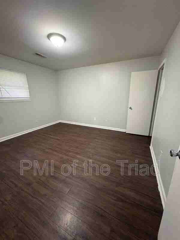 1600 Oak Croft Ct #D - Photo 7 of 23