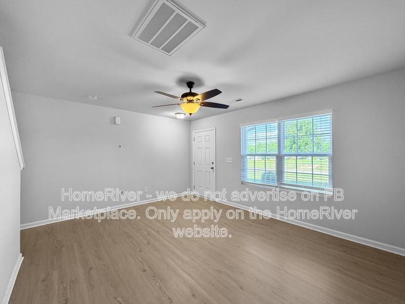 228 Hollybrook Ct - Photo 3 of 21