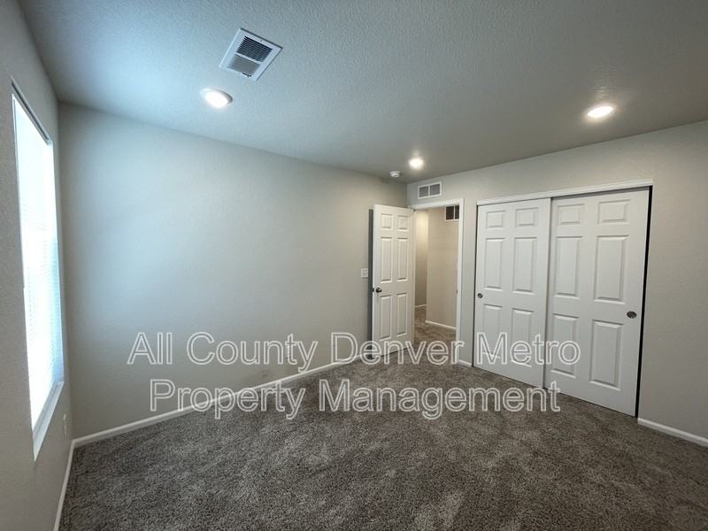 6089 N Liverpool St - Photo 5 of 21