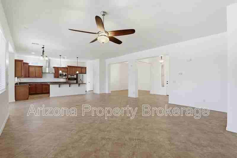 16192 W Berkeley Rd - Photo 6 of 41
