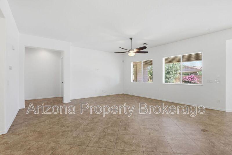 16192 W Berkeley Rd - Photo 7 of 41