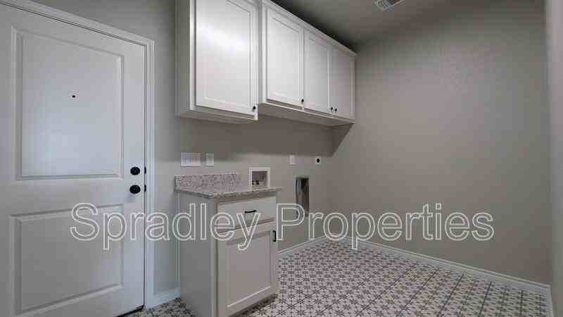 6120 Modena Dr - Photo 5 of 13