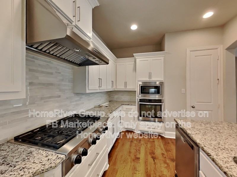 729 Royal Minister Blvd - Photo 7 of 28