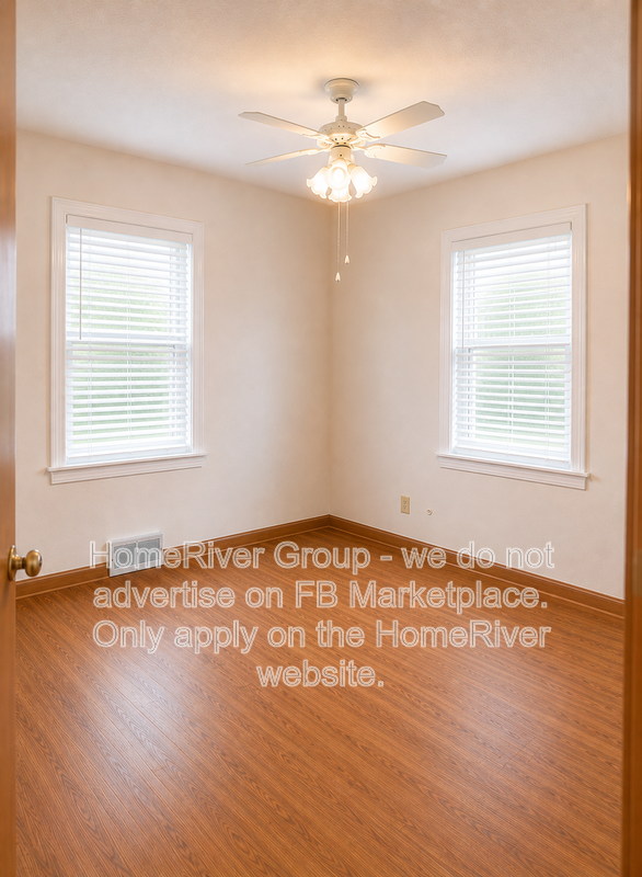4325 Gladstone Blvd - Photo 3 of 10
