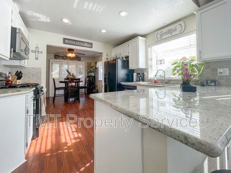 9424 Blackswain Pl - Photo 5 of 21