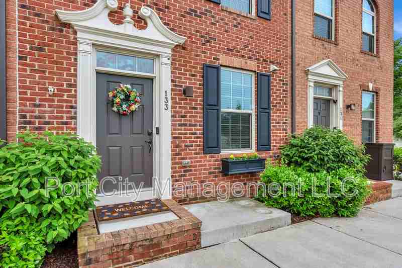 133 S Macon St - Photo 3 of 27