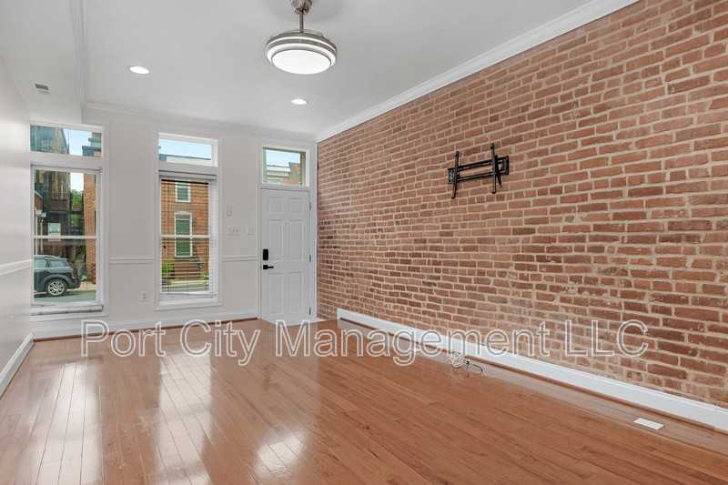 2 W Clement St - Photo 5 of 21