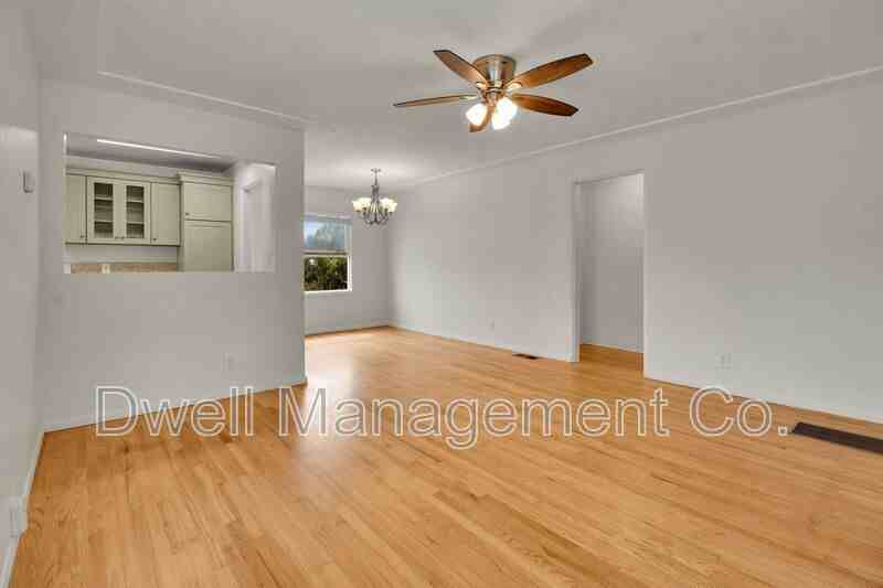 8841 Almond Rd - Photo 2 of 32