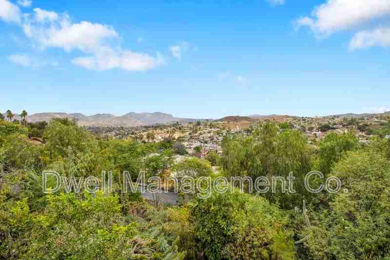 8841 Almond Rd - Photo 5 of 32