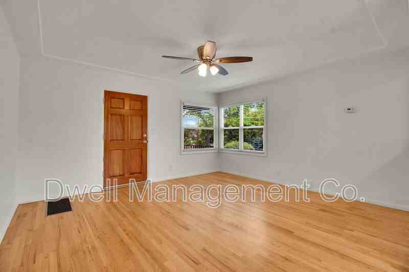 8841 Almond Rd - Photo 6 of 32