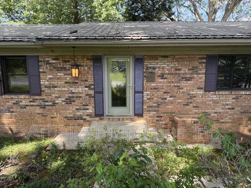 2708 Granbrook Dr