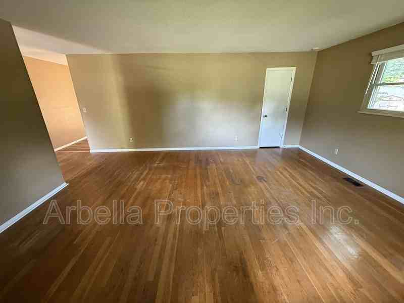 2708 Granbrook Dr - Photo 3 of 20