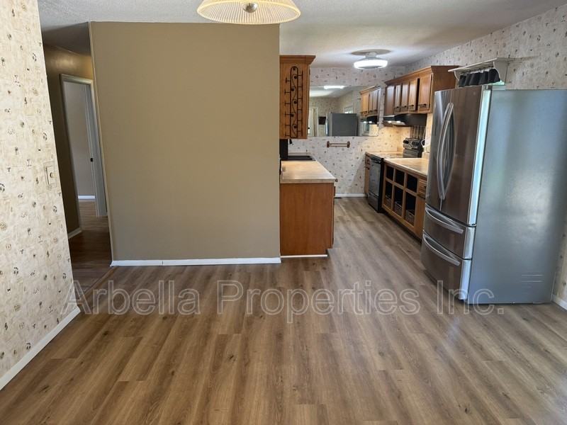 2708 Granbrook Dr - Photo 5 of 20