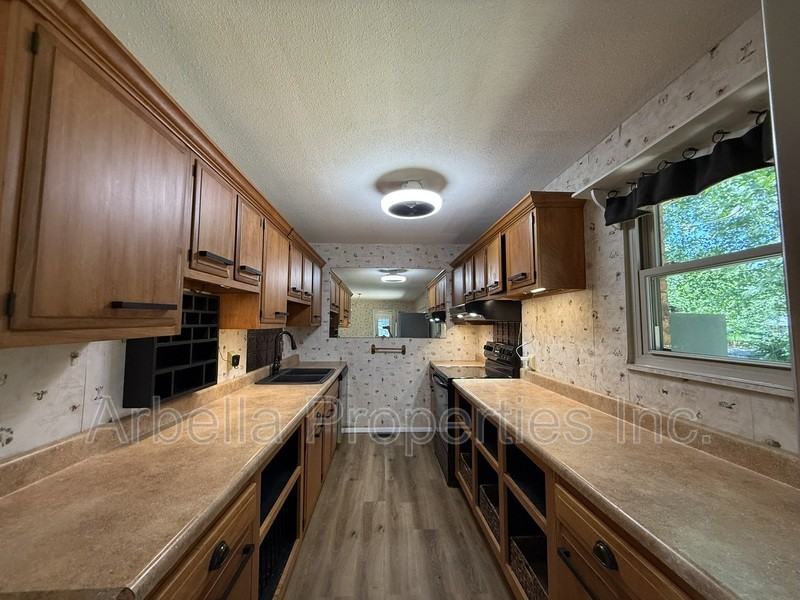 2708 Granbrook Dr - Photo 6 of 20